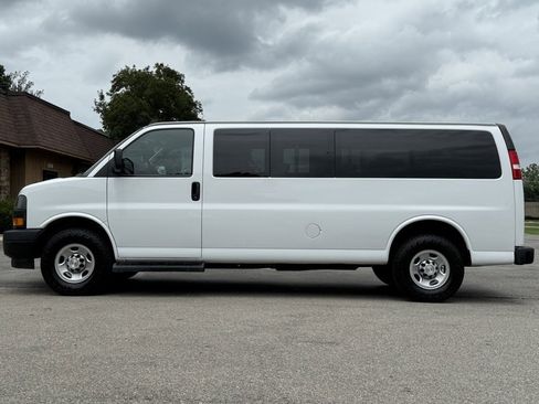 Used 2022 Chevrolet Express 3500 LS image 2