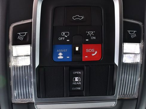 Used 2021 RAM 3500 Limited AWD/4WD image 38