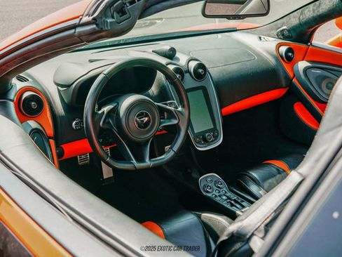 Used 2019 McLaren 570S Spider image 49