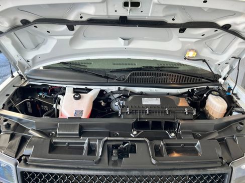 Used 2022 Chevrolet Express 2500 Extended w/ Driver Convenience Package image 4