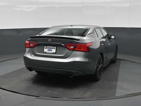 Used 2018 Nissan Maxima SR w/ Midnight Edition FWD image 8