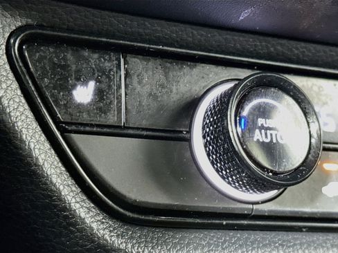 Certified 2025 Honda HR-V Sport image 19
