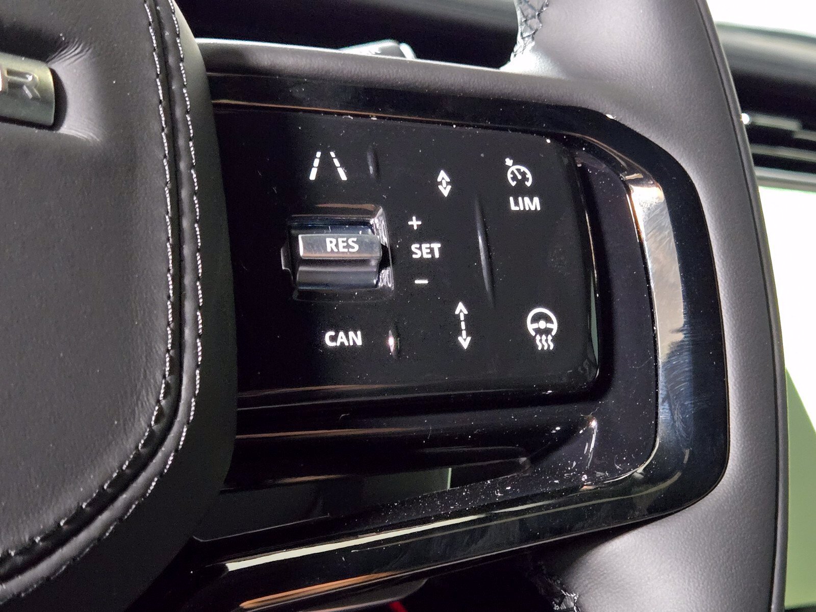 New 2027 Land Rover Range Rover Sport Dynamic SE AWD/4WD image 25
