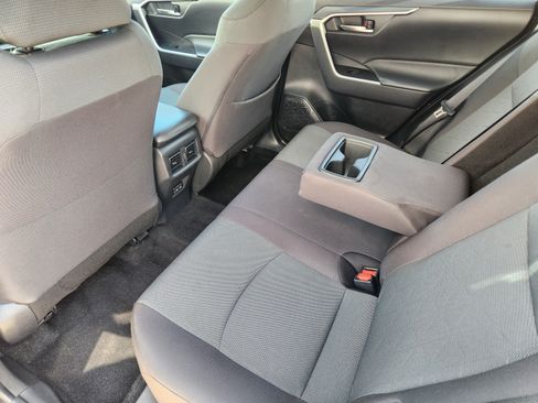 Used 2025 Toyota RAV4 XLE FWD image 24