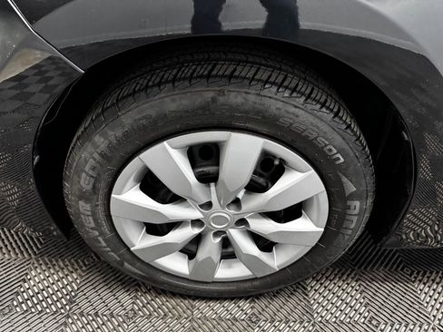 Used 2016 Toyota Corolla LE FWD image 21