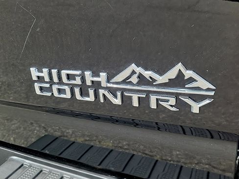Used 2022 Chevrolet Silverado 3500 High Country w/ Technology Package AWD/4WD image 28
