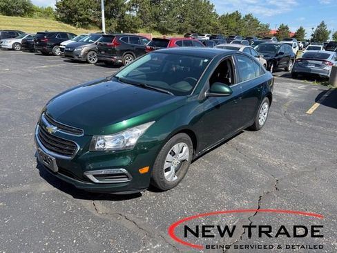 Used 2015 Chevrolet Cruze LT FWD image 1