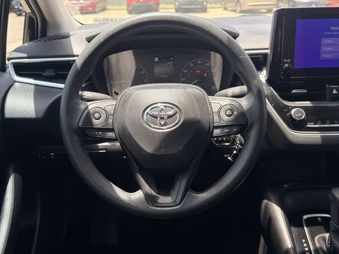 Used 2025 Toyota Corolla LE FWD image 14
