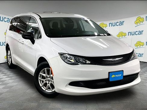 Used 2024 Chrysler Voyager LX FWD image 1