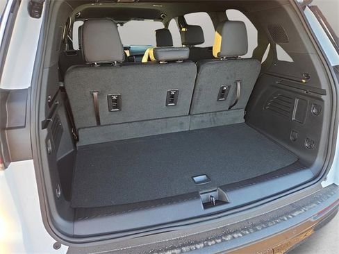 New 2026 GMC Acadia AT4 image 11
