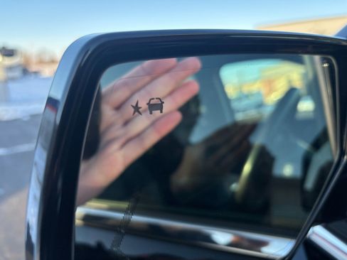 Used 2017 GMC Yukon Denali image 40