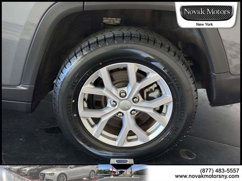 Used 2022 Jeep Grand Cherokee L Limited image 9