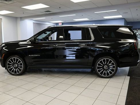 New 2026 Chevrolet Suburban High Country image 4