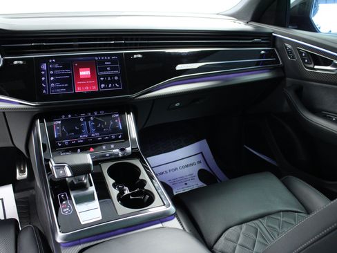 Used 2024 Audi SQ8 Prestige w/ Prestige Package AWD/4WD image 19