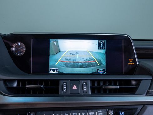 Used 2019 Lexus ES 300h image 23