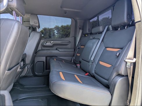 Used 2024 GMC Sierra 1500 AT4 w/ Technology Package AWD/4WD image 18