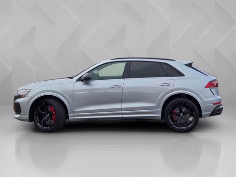 New 2025 Audi RS Q8 performance image 4