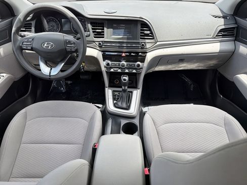 Used 2020 Hyundai Elantra SE FWD image 11