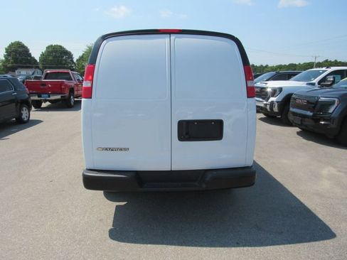 Used 2025 Chevrolet Express 2500 w/ Driver Convenience Package RWD image 6