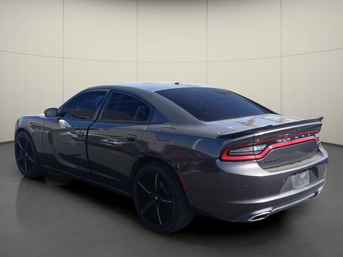 Used 2019 Dodge Charger SXT w/ Plus Group RWD image 5