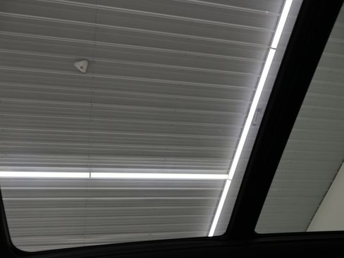 Used 2025 Jeep Grand Cherokee Limited w/ Luxury Tech Group II image 13