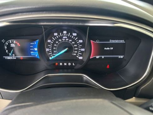 Used 2017 Ford Fusion SE w/ Fusion SE Technology Package FWD image 13