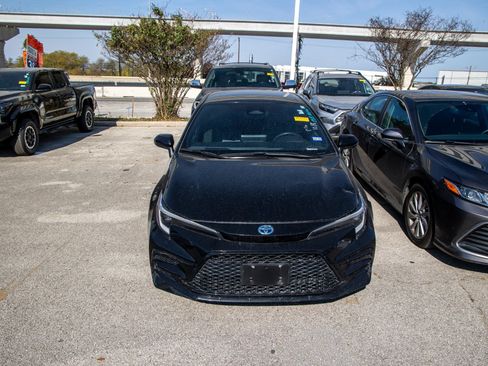 Certified 2024 Toyota Corolla SE image 5