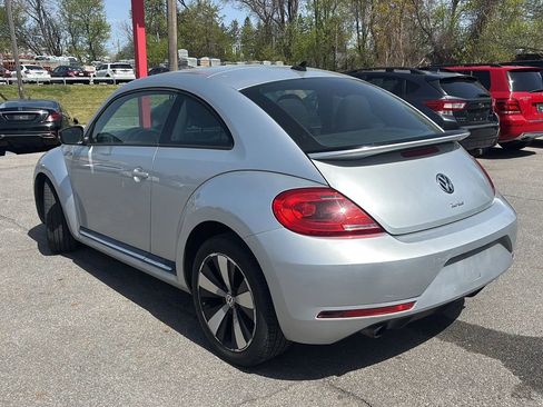 Used 2014 Volkswagen Beetle R-Line FWD image 8
