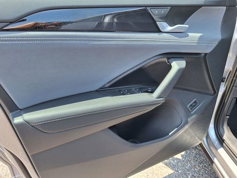 New 2025 Volkswagen Tiguan SE image 17