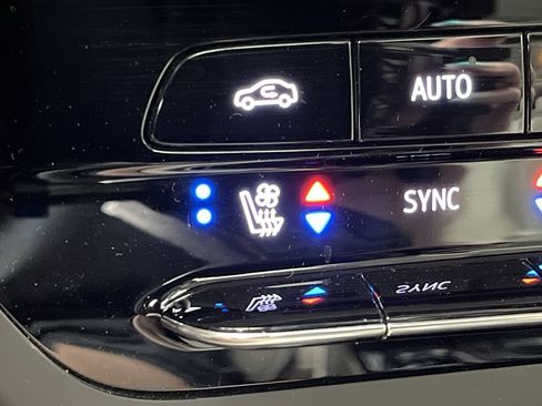 Certified 2023 Buick Envision Avenir AWD/4WD image 24