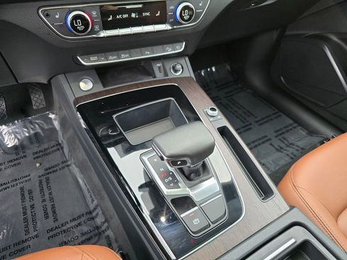 Used 2022 Audi Q5 2.0T Premium w/ Convenience Package image 25