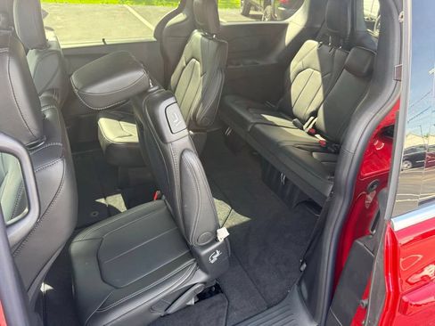 New 2027 Chrysler Pacifica Select w/ Family Tech Group FWD image 36