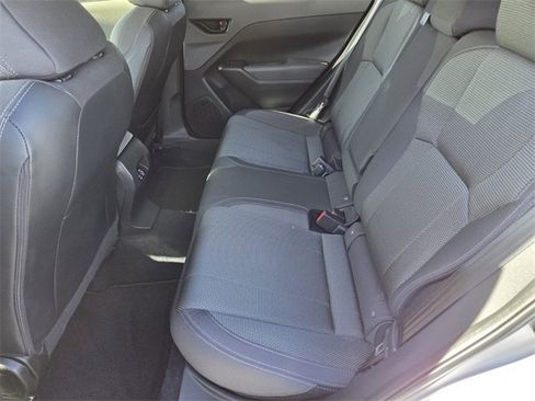 Used 2024 Subaru Crosstrek 2.0i Premium image 10
