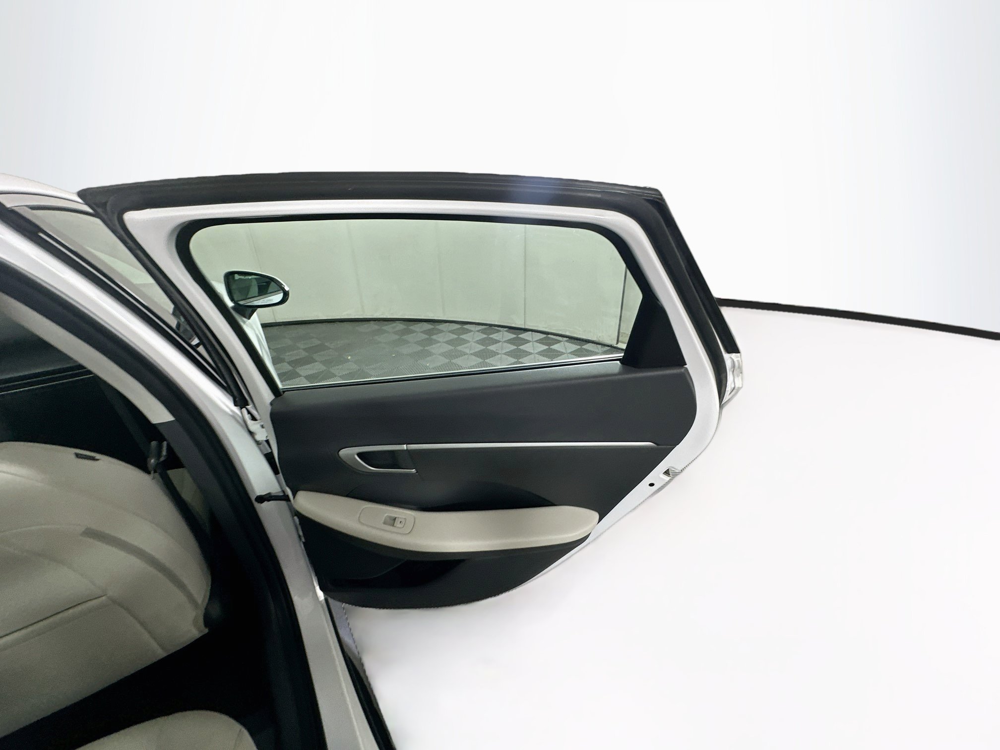 Used 2025 Hyundai Sonata SEL FWD image 29