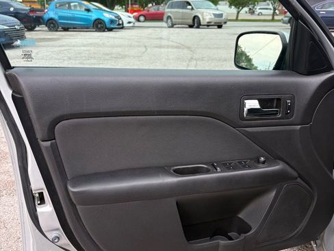 Used 2010 Ford Fusion SE image 11
