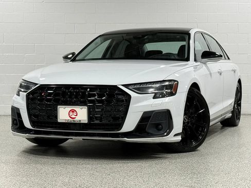 Used 2022 Audi S8 w/ S8 Comfort Plus Package AWD/4WD image 2
