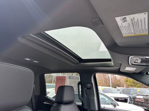 Used 2025 Chevrolet Silverado 1500 LT Trail Boss w/ Convenience Package II AWD/4WD image 35