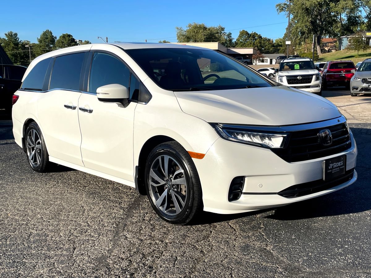 Used 2022 Honda Odyssey Touring image 2