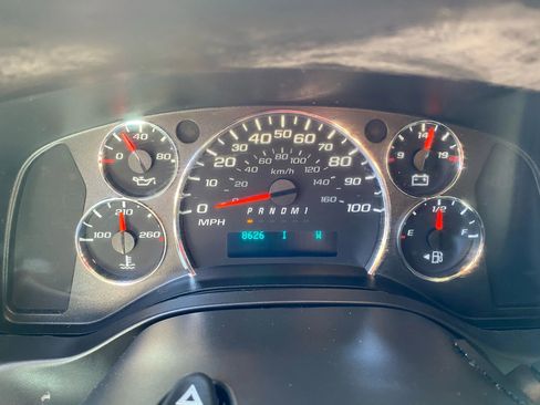 Used 2017 Chevrolet Express 2500 LS image 46