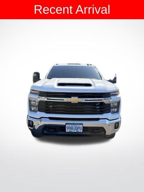 Used 2025 Chevrolet Silverado 3500 LT AWD/4WD image 3
