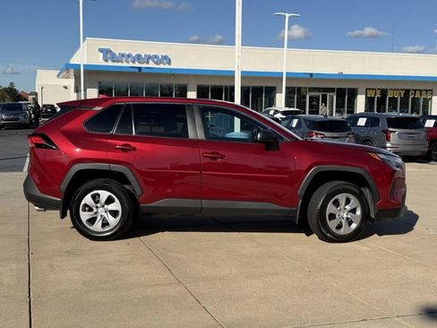 Used 2023 Toyota RAV4 LE image 5