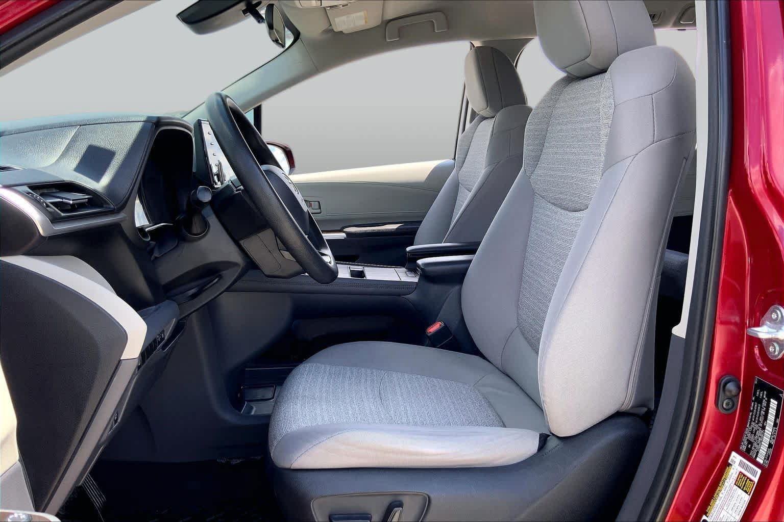 Used 2022 Toyota Sienna LE FWD image 8