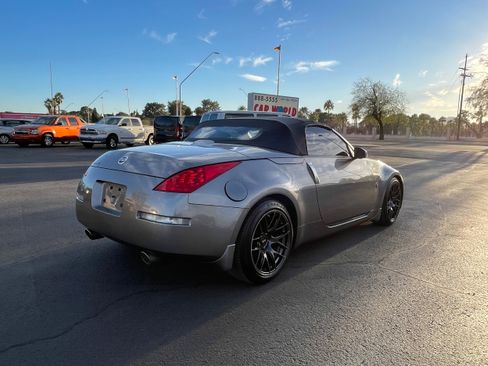 Used 2007 Nissan 350Z Touring image 5