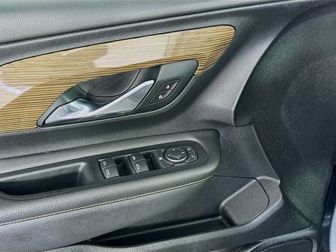 Used 2020 GMC Terrain SLE FWD image 17