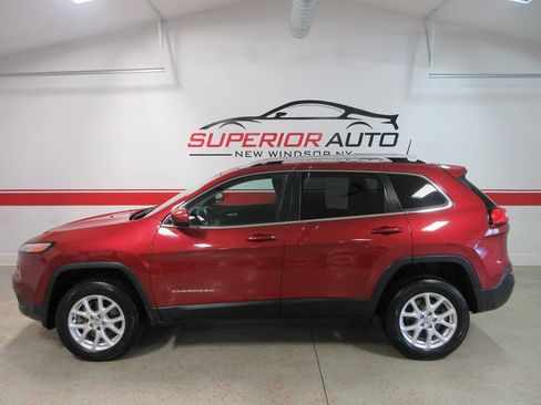 Used 2016 Jeep Cherokee Latitude w/ Cold Weather Group image 2