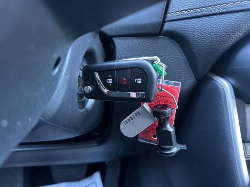 Used 2025 Toyota RAV4 LE image 31