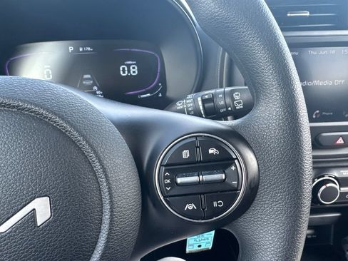 Used 2025 Kia Soul LX w/ LX Technology Package FWD image 15