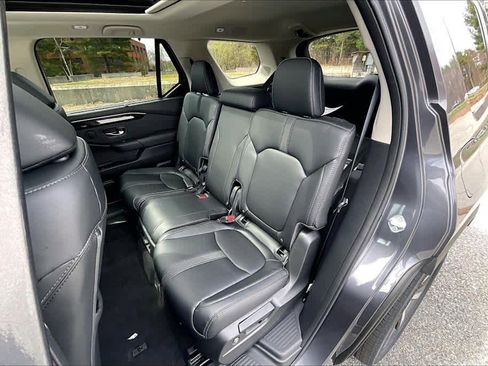 New 2025 Honda Pilot Touring image 15