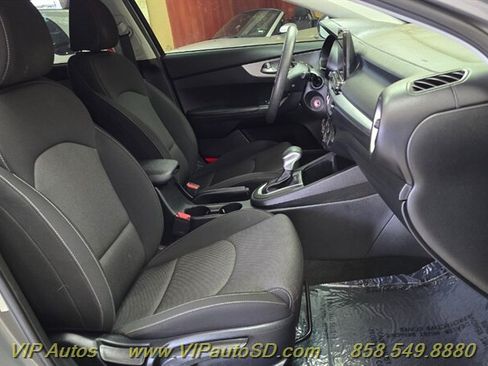 Used 2016 Kia Forte LX FWD image 16