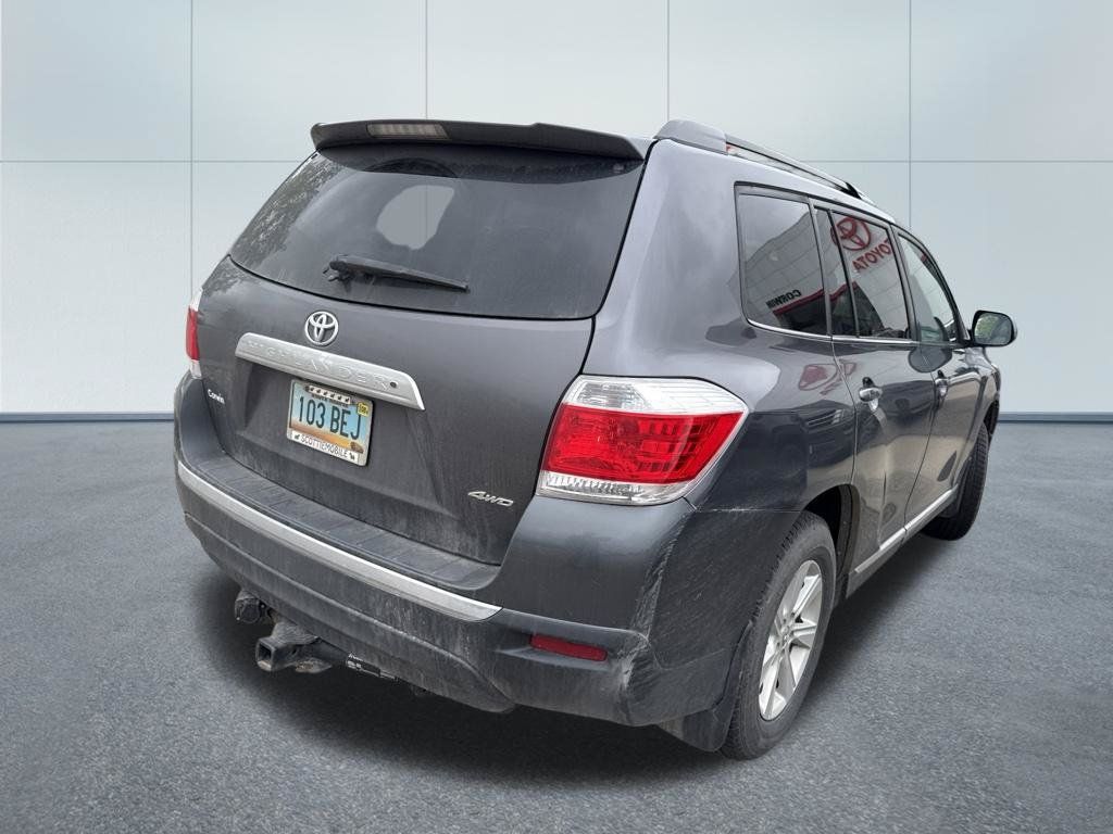 Used 2012 Toyota Highlander SE w/ Tow Pkg AWD/4WD image 10